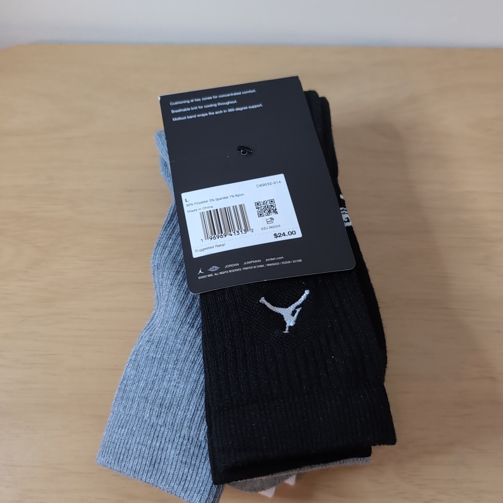 Jordan Everyday Crew Socks - DX9632 914 - White / Grey - 3 Pack - Size L (8-12) - Picture 5 of 6